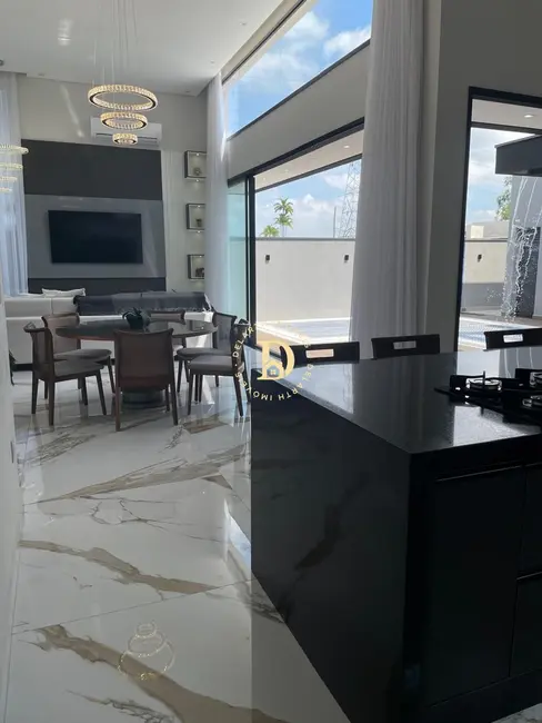 Foto 2 de Casa de Condomínio com 3 quartos à venda, 175m2 em Bairro do Grama, Cacapava - SP