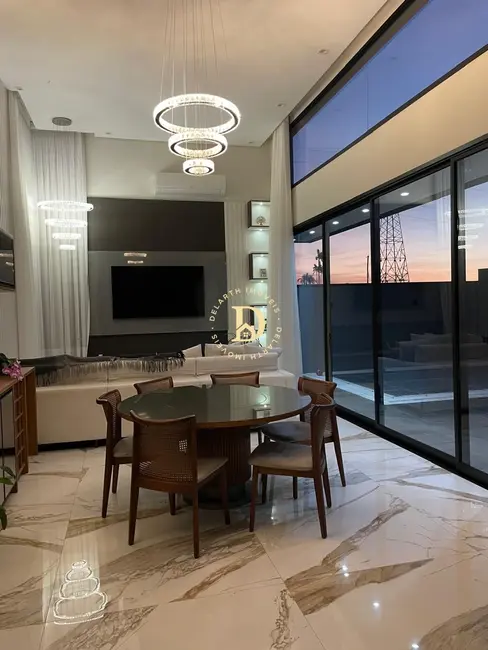 Foto 1 de Casa de Condomínio com 3 quartos à venda, 175m2 em Bairro do Grama, Cacapava - SP