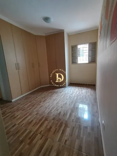 Casa com 4 quartos para alugar, 146m2 em Vila Aprazível, Jacarei - SP - imagem 7 Foto 7 de Casa com 4 quartos para alugar, 146m2 em Vila Aprazível, Jacarei - SP