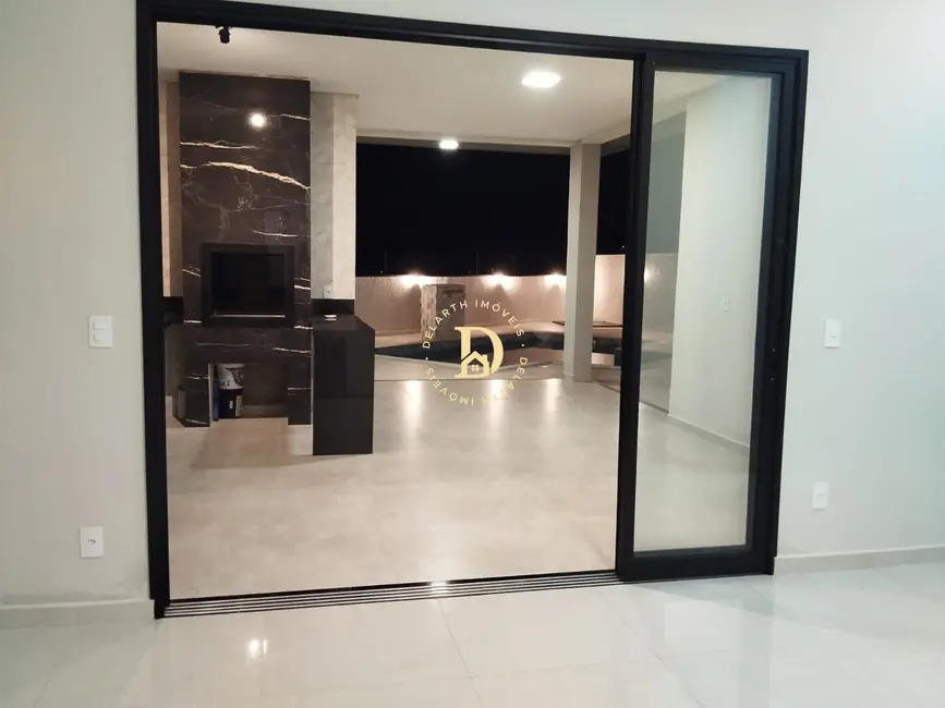 Foto 2 de Casa de Condomínio com 3 quartos à venda, 227m2 em Parque Residencial Maria Elmira, Cacapava - SP