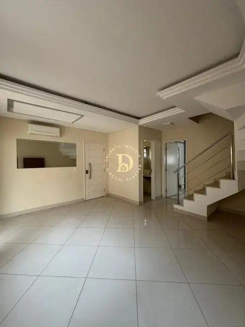 Foto 1 de Casa de Condomínio com 3 quartos à venda, 90m2 em Jardim Santa Maria, Jacarei - SP