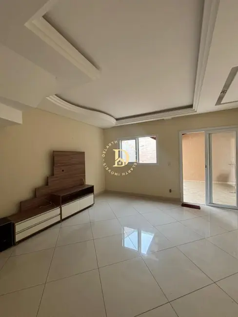 Foto 3 de Casa de Condomínio com 3 quartos à venda, 90m2 em Jardim Santa Maria, Jacarei - SP