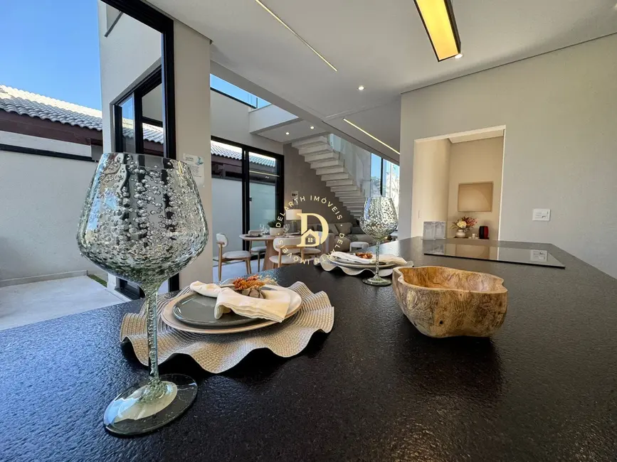 Casa de Condomínio com 4 quartos à venda, 244m2 em Sao Jose Dos Campos - SP - imagem 9 Foto 9 de Casa de Condomínio com 4 quartos à venda, 244m2 em Sao Jose Dos Campos - SP