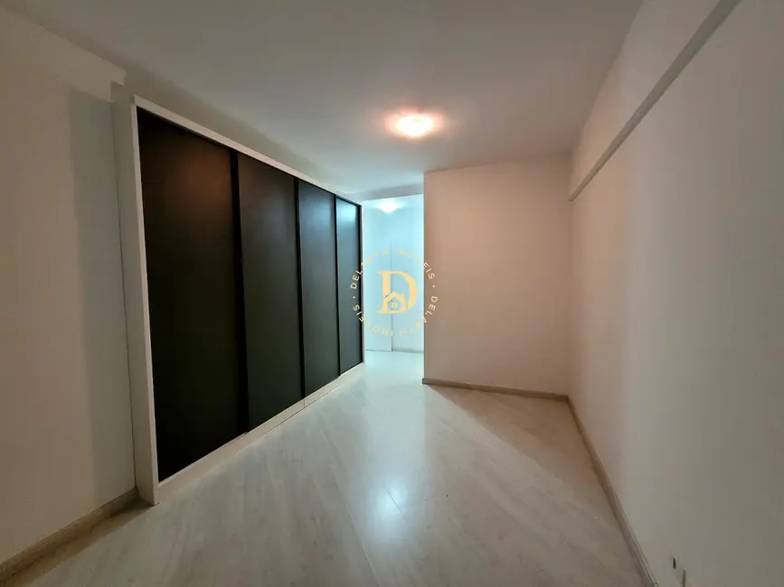 Apartamento com 3 quartos para alugar, 142m2 em Sao Jose Dos Campos - SP - imagem 5 Foto 5 de Apartamento com 3 quartos para alugar, 142m2 em Sao Jose Dos Campos - SP