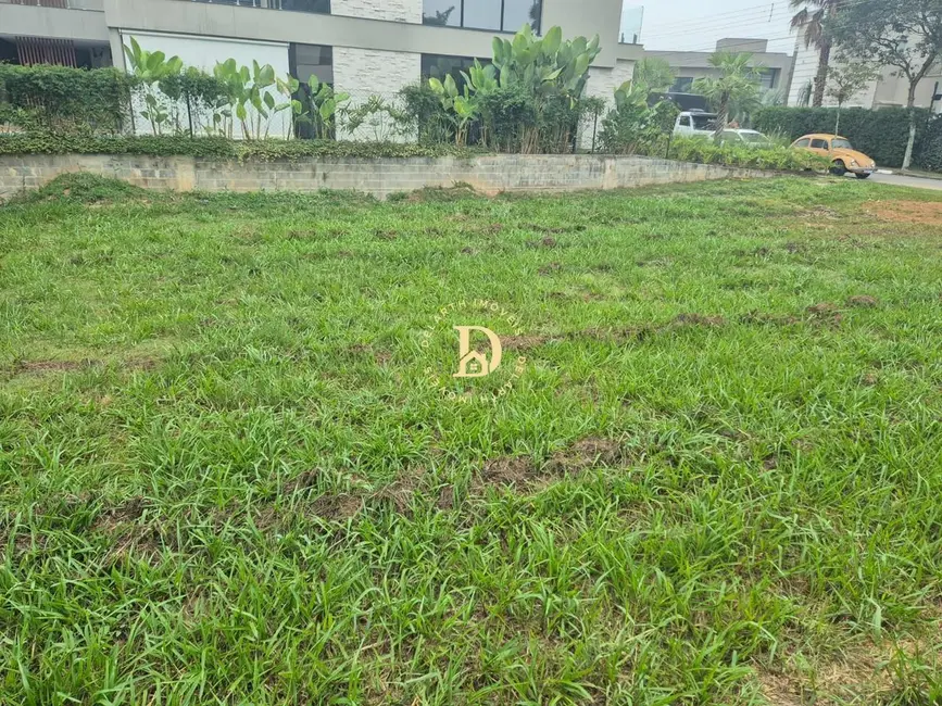 Foto 1 de Terreno / Lote à venda, 630m2 em Jardim Paraíba, Jacarei - SP