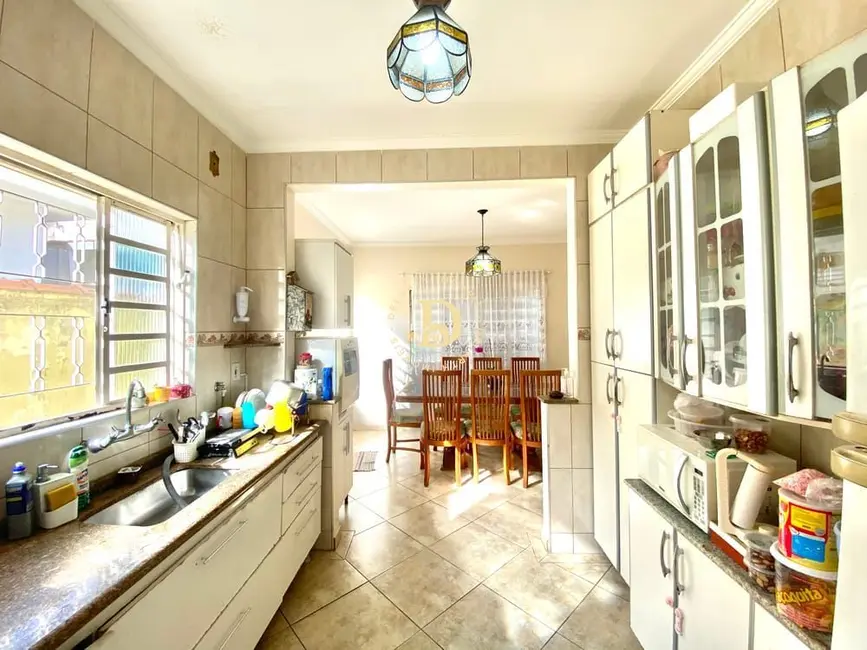 Foto 6 de Casa com 4 quartos à venda, 230m2 em Sao Jose Dos Campos - SP