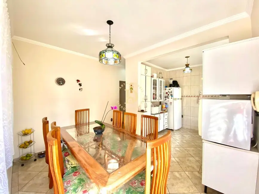 Foto 4 de Casa com 4 quartos à venda, 230m2 em Sao Jose Dos Campos - SP