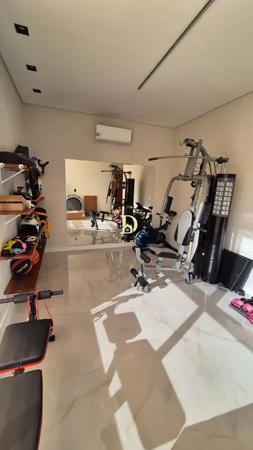 Casa de Condomínio com 4 quartos para alugar, 378m2 em Sao Jose Dos Campos - SP - imagem 6 Foto 6 de Casa de Condomínio com 4 quartos para alugar, 378m2 em Sao Jose Dos Campos - SP