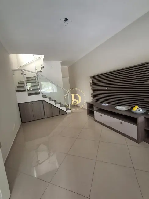 Foto 2 de Casa com 3 quartos para alugar, 125m2 em Sao Jose Dos Campos - SP