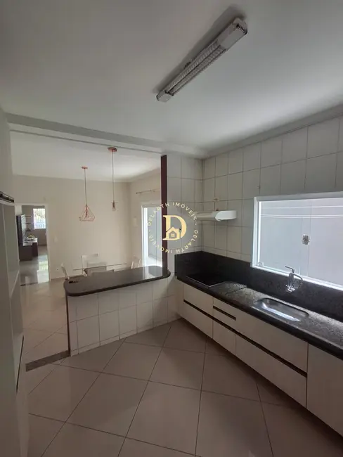 Foto 5 de Casa com 3 quartos para alugar, 125m2 em Sao Jose Dos Campos - SP