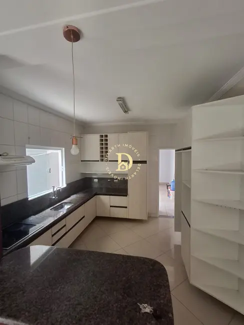 Foto 6 de Casa com 3 quartos para alugar, 125m2 em Sao Jose Dos Campos - SP