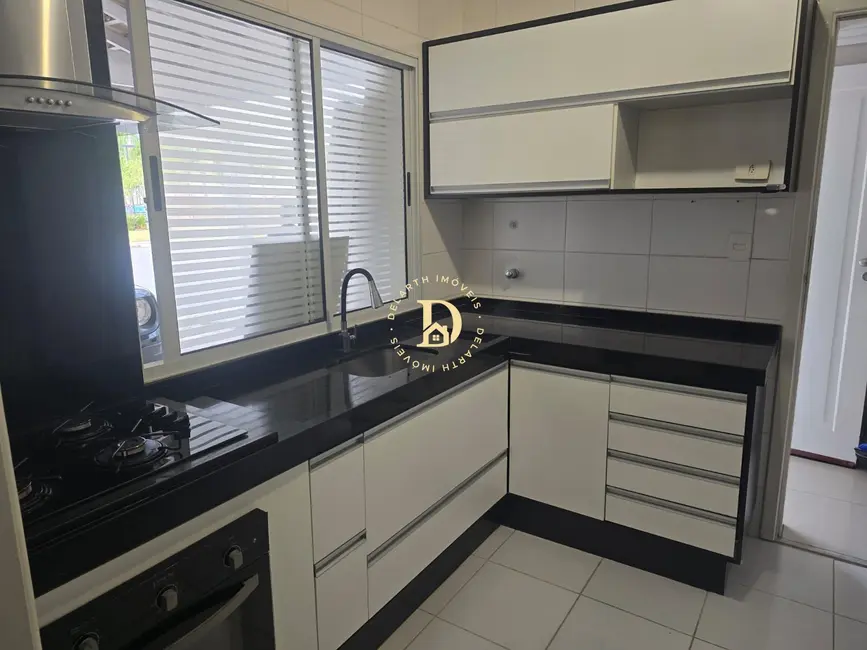 Casa de Condomínio com 3 quartos à venda, 100m2 em Loteamento Villa Branca, Jacarei - SP - imagem 3 Foto 3 de Casa de Condomínio com 3 quartos à venda, 100m2 em Loteamento Villa Branca, Jacarei - SP