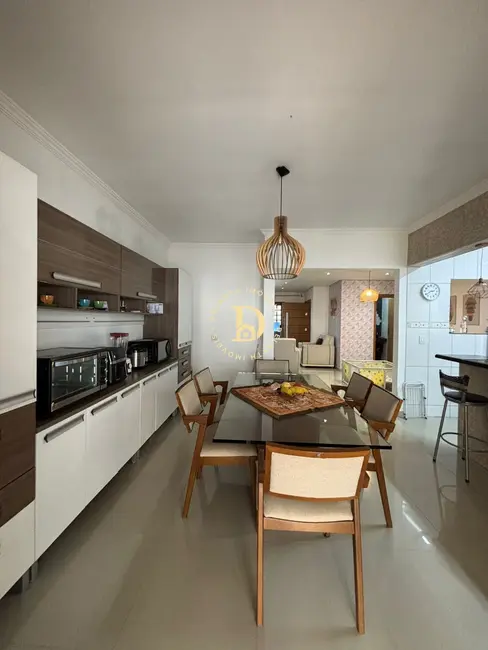 Foto 5 de Sobrado com 3 quartos à venda, 172m2 em Loteamento Villa Branca, Jacarei - SP