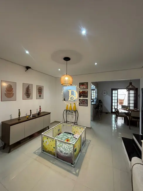 Foto 3 de Sobrado com 3 quartos à venda, 172m2 em Loteamento Villa Branca, Jacarei - SP