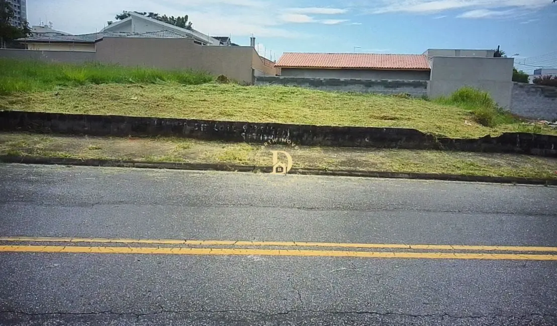 Foto 1 de Terreno / Lote à venda, 319m2 em Loteamento Villa Branca, Jacarei - SP