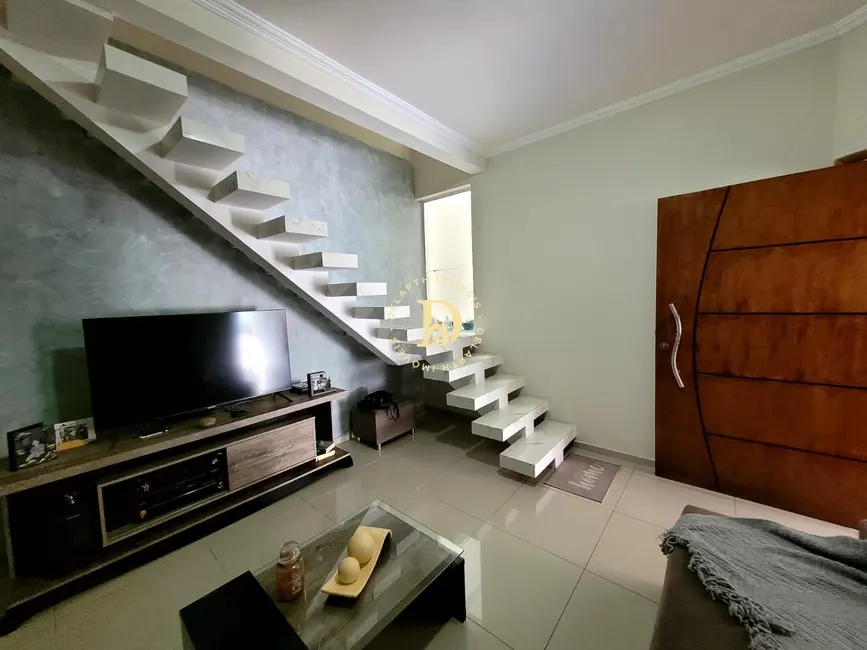 Sobrado com 3 quartos à venda, 140m2 em Sao Jose Dos Campos - SP - imagem 2 Foto 2 de Sobrado com 3 quartos à venda, 140m2 em Sao Jose Dos Campos - SP