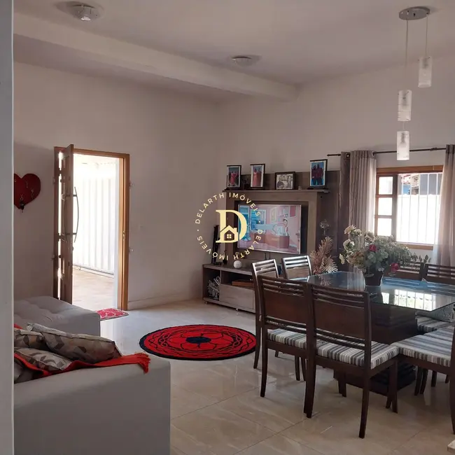 Foto 3 de Sobrado com 6 quartos à venda, 479m2 em Centro, Paraibuna - SP