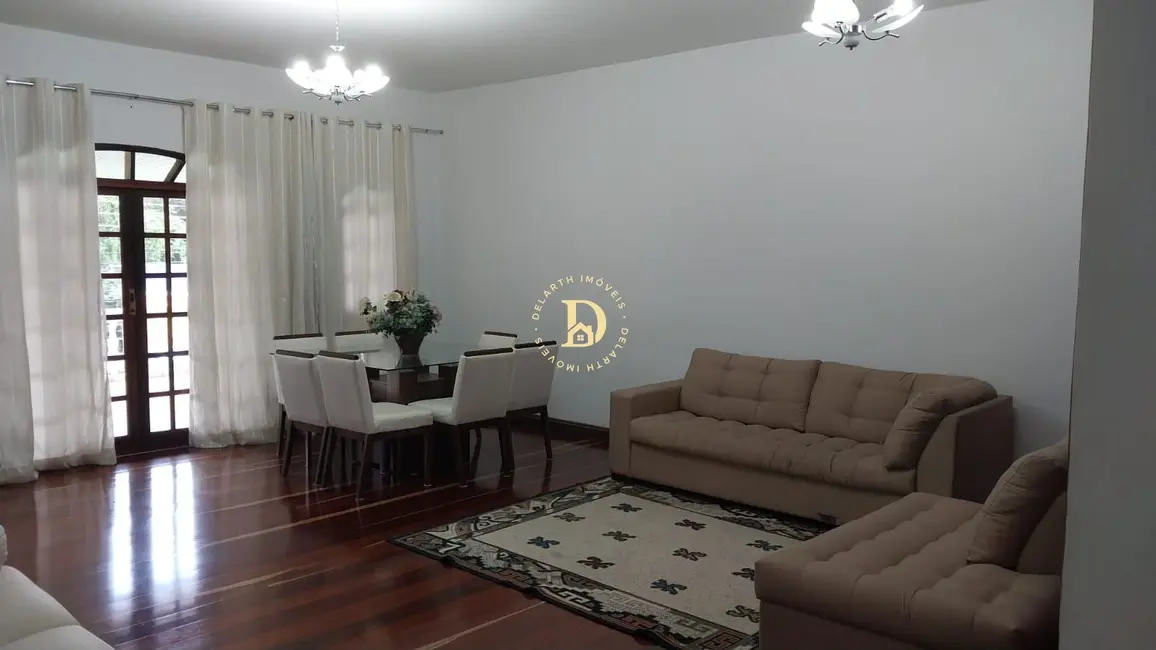 Foto 1 de Sobrado com 6 quartos à venda, 479m2 em Centro, Paraibuna - SP