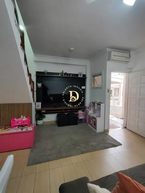 Foto 3 de Casa de Condomínio com 2 quartos à venda, 78m2 em Jardim Primavera, Jacarei - SP