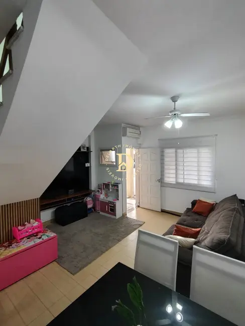 Foto 2 de Casa de Condomínio com 2 quartos à venda, 78m2 em Jardim Primavera, Jacarei - SP