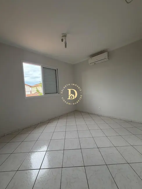 Foto 5 de Casa de Condomínio com 2 quartos à venda, 60m2 em Parque Califórnia, Jacarei - SP