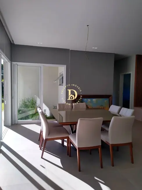 Casa de Condomínio com 3 quartos à venda, 298m2 em Centro, Jambeiro - SP - imagem 2 Foto 2 de Casa de Condomínio com 3 quartos à venda, 298m2 em Centro, Jambeiro - SP