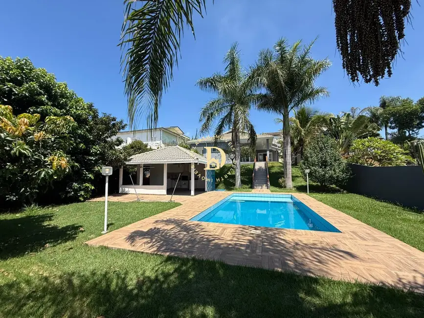 Casa de Condomínio com 3 quartos à venda, 300m2 em Jacarei - SP - imagem 1 Foto 1 de Casa de Condomínio com 3 quartos à venda, 300m2 em Jacarei - SP