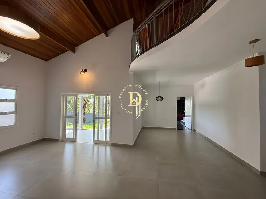 Casa de Condomínio com 3 quartos à venda, 300m2 em Jacarei - SP - imagem 2 Foto 2 de Casa de Condomínio com 3 quartos à venda, 300m2 em Jacarei - SP