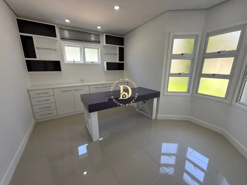 Casa de Condomínio com 3 quartos à venda, 300m2 em Jacarei - SP - imagem 6 Foto 6 de Casa de Condomínio com 3 quartos à venda, 300m2 em Jacarei - SP