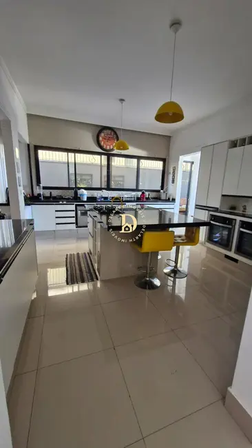 Casa de Condomínio com 5 quartos à venda, 352m2 em Sao Jose Dos Campos - SP - imagem 6 Foto 6 de Casa de Condomínio com 5 quartos à venda, 352m2 em Sao Jose Dos Campos - SP