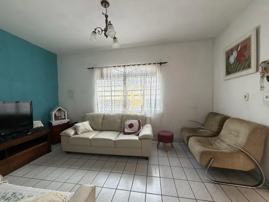 Casa com 4 quartos à venda, 185m2 em Sao Jose Dos Campos - SP - imagem 2 Foto 2 de Casa com 4 quartos à venda, 185m2 em Sao Jose Dos Campos - SP