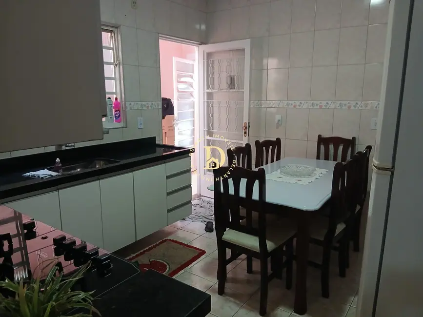 Foto 1 de Casa com 2 quartos à venda, 60m2 em Sao Jose Dos Campos - SP