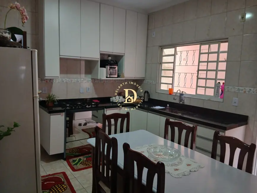 Foto 2 de Casa com 2 quartos à venda, 60m2 em Sao Jose Dos Campos - SP