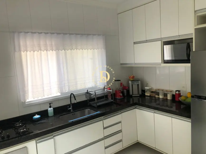 Sobrado com 4 quartos à venda, 155m2 em Sao Jose Dos Campos - SP - imagem 5 Foto 5 de Sobrado com 4 quartos à venda, 155m2 em Sao Jose Dos Campos - SP