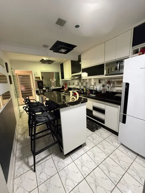 Foto 1 de Casa de Condomínio com 3 quartos à venda, 60m2 em Jardim Paraíso, Jacarei - SP