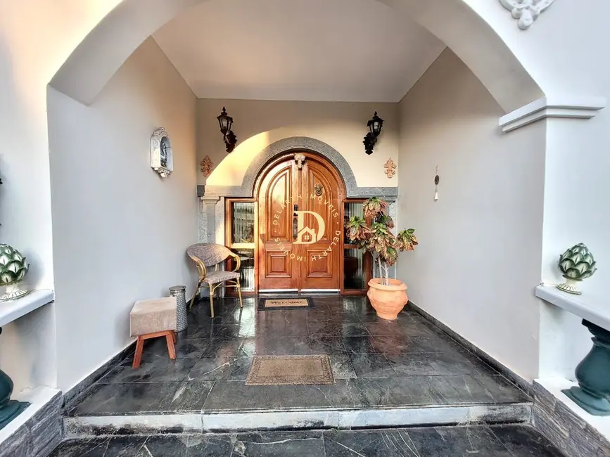 Foto 1 de Sobrado com 5 quartos à venda, 550m2 em Jardim Siesta, Jacarei - SP