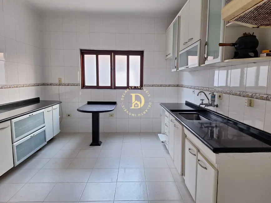 Casa de Condomínio com 3 quartos à venda, 256m2 em Sao Jose Dos Campos - SP - imagem 8 Foto 8 de Casa de Condomínio com 3 quartos à venda, 256m2 em Sao Jose Dos Campos - SP