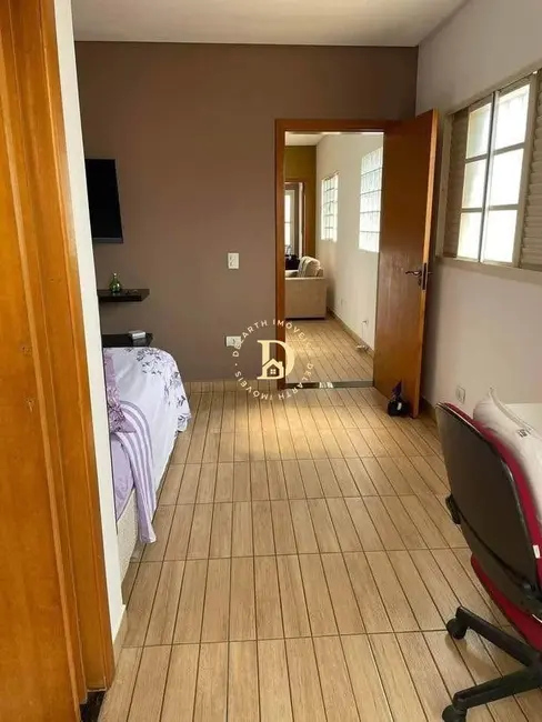 Foto 9 de Sobrado com 3 quartos à venda, 222m2 em Residencial Parque dos Sinos, Jacarei - SP