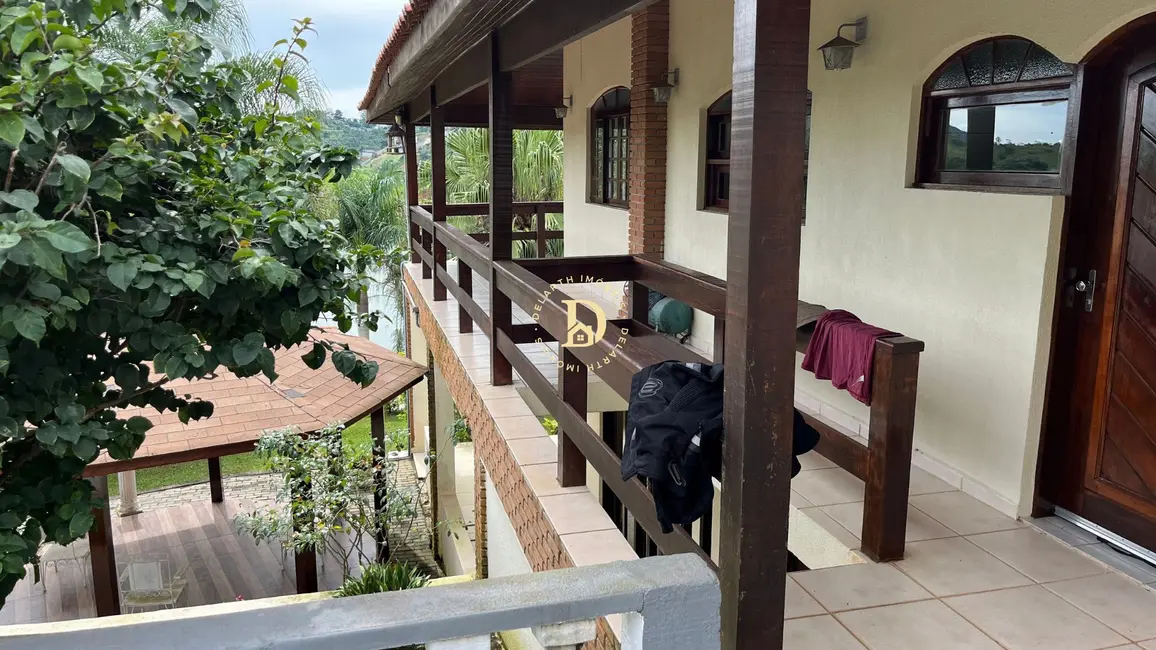 Foto 2 de Chácara com 4 quartos à venda, 650m2 em Chácaras Condomínio Recanto Pássaros II, Jacarei - SP