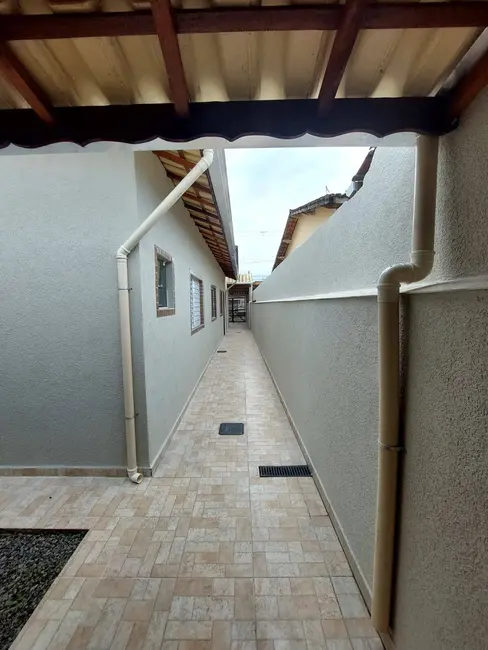 Foto 3 de Casa com 2 quartos à venda, 130m2 em Mongagua - SP