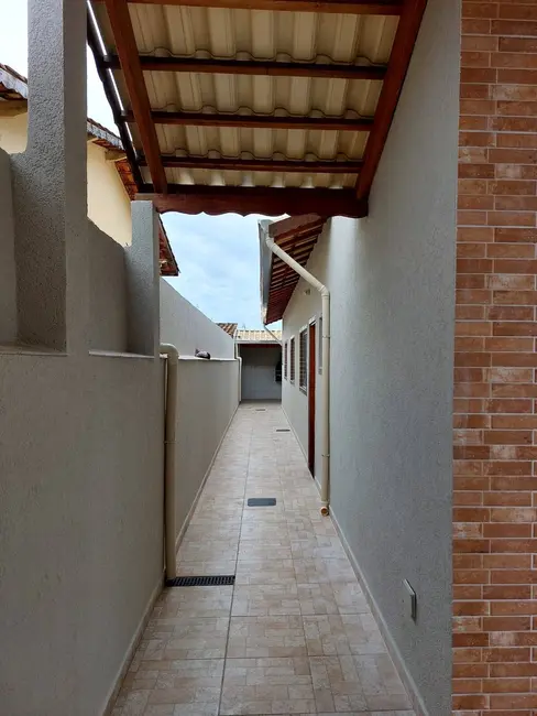 Foto 4 de Casa com 2 quartos à venda, 130m2 em Mongagua - SP