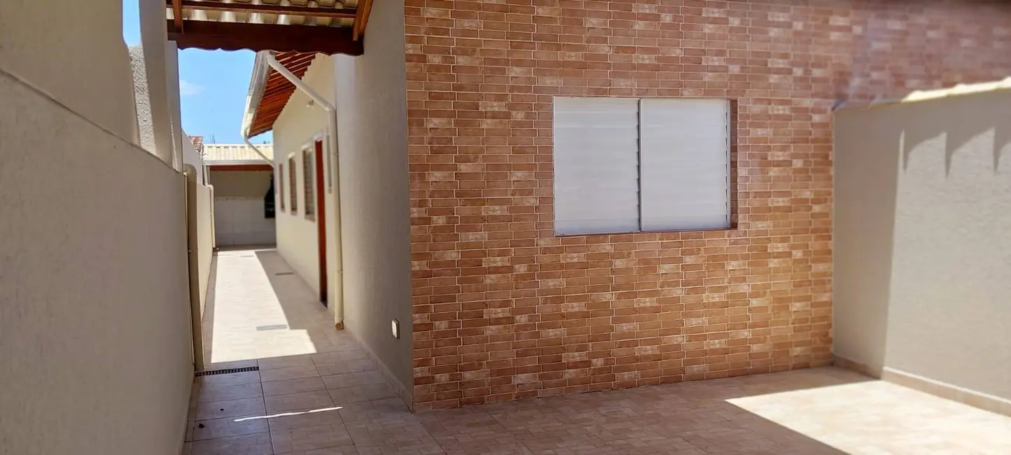 Foto 8 de Casa com 2 quartos à venda, 130m2 em Mongagua - SP