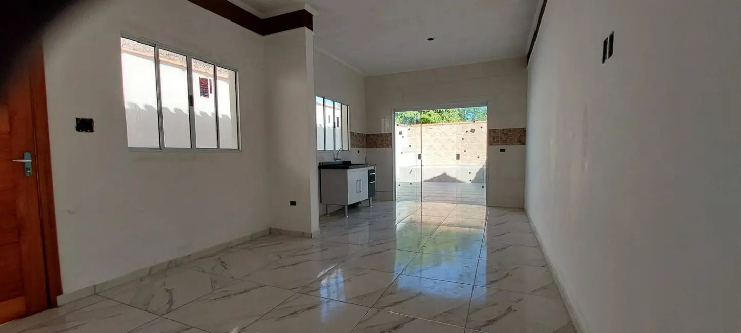 Foto 3 de Casa com 2 quartos à venda, 150m2 em Itanhaem - SP