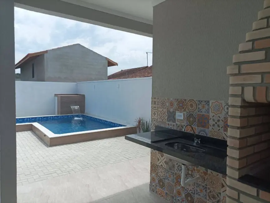 Foto 2 de Casa com 3 quartos à venda, 210m2 em Itanhaem - SP