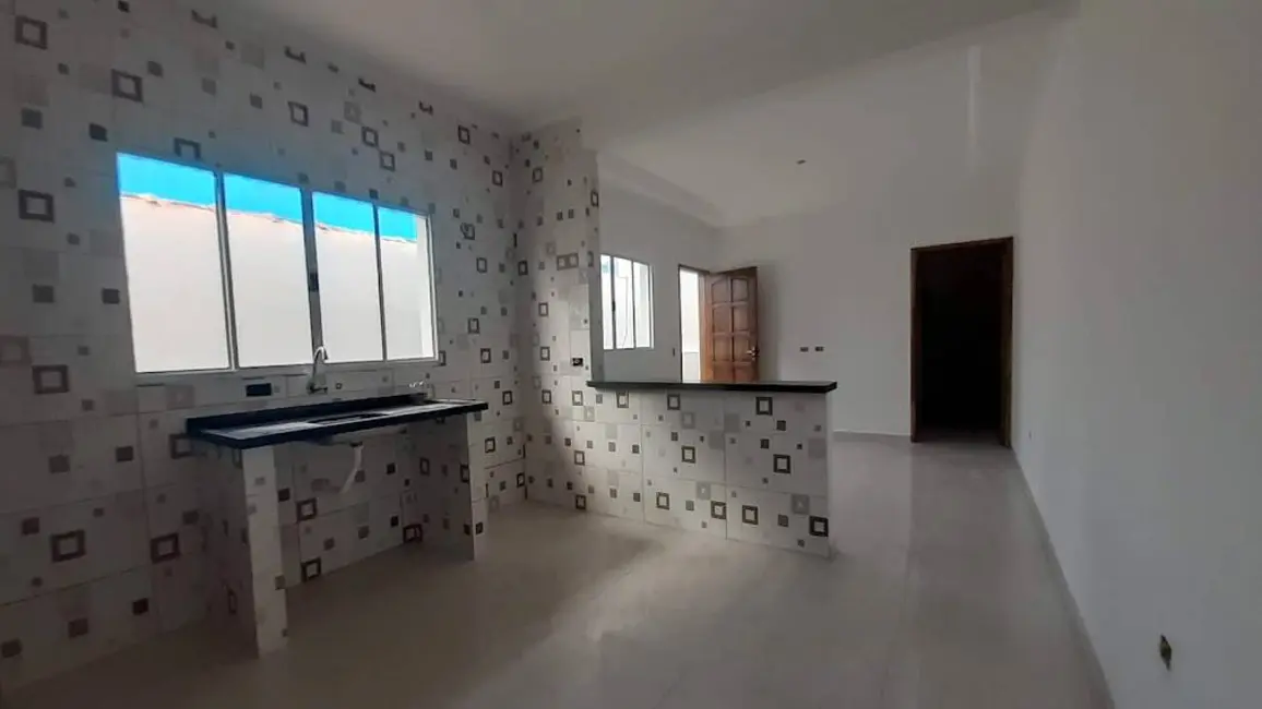 Foto 8 de Casa com 2 quartos à venda, 150m2 em Mongagua - SP