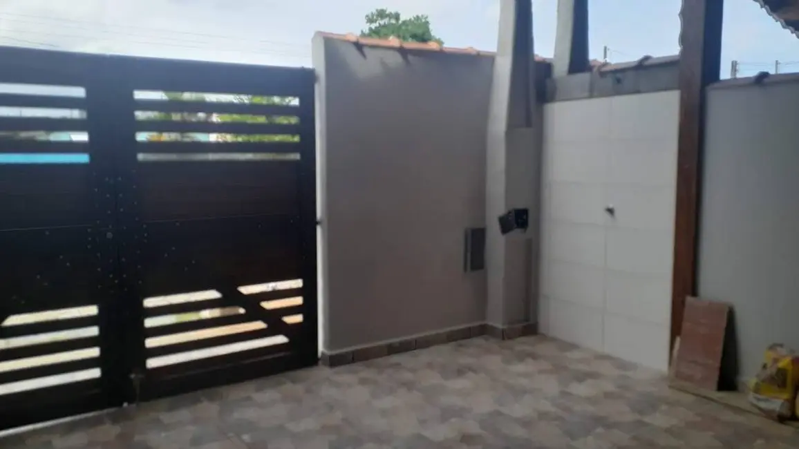 Foto 4 de Casa com 2 quartos à venda, 150m2 em Mongagua - SP