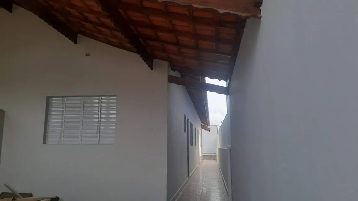 Foto 1 de Casa com 2 quartos à venda, 150m2 em Mongagua - SP
