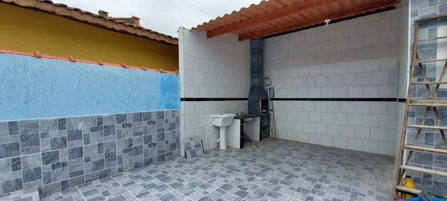 Foto 3 de Casa com 2 quartos à venda, 193m2 em Mongagua - SP