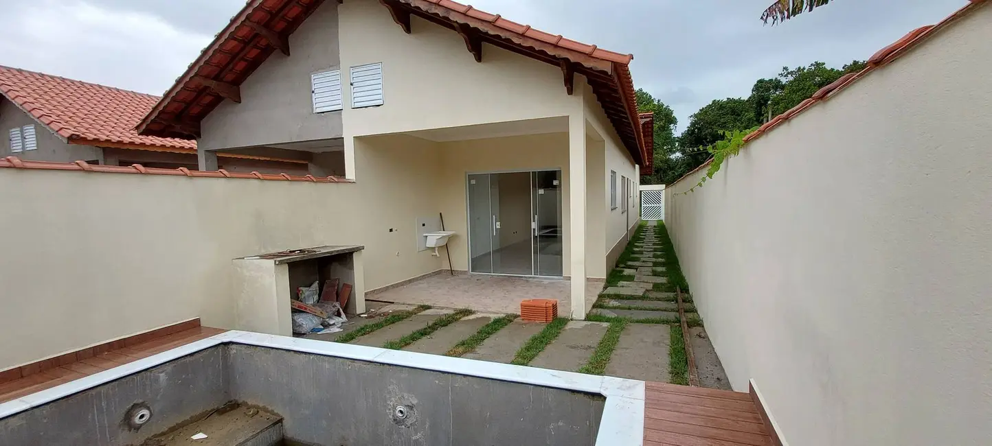 Foto 1 de Casa com 2 quartos à venda, 150m2 em Itanhaem - SP