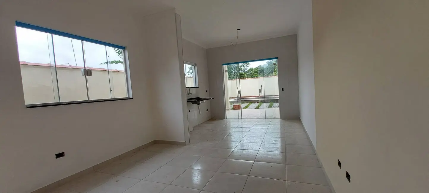 Foto 4 de Casa com 2 quartos à venda, 150m2 em Itanhaem - SP
